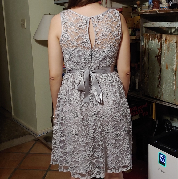 Dress - Picture 7 of 8